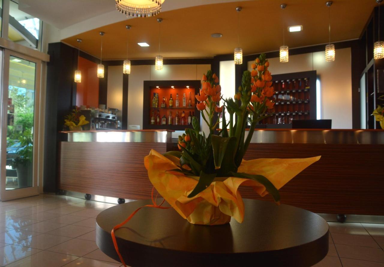 Hotel Orly Cesenatico Eksteriør bilde